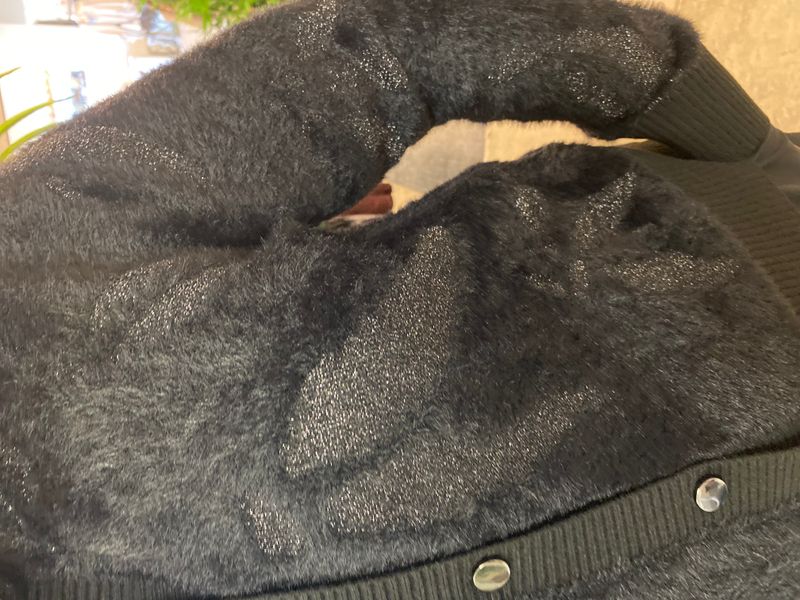 Finstrikket cardigan, svart