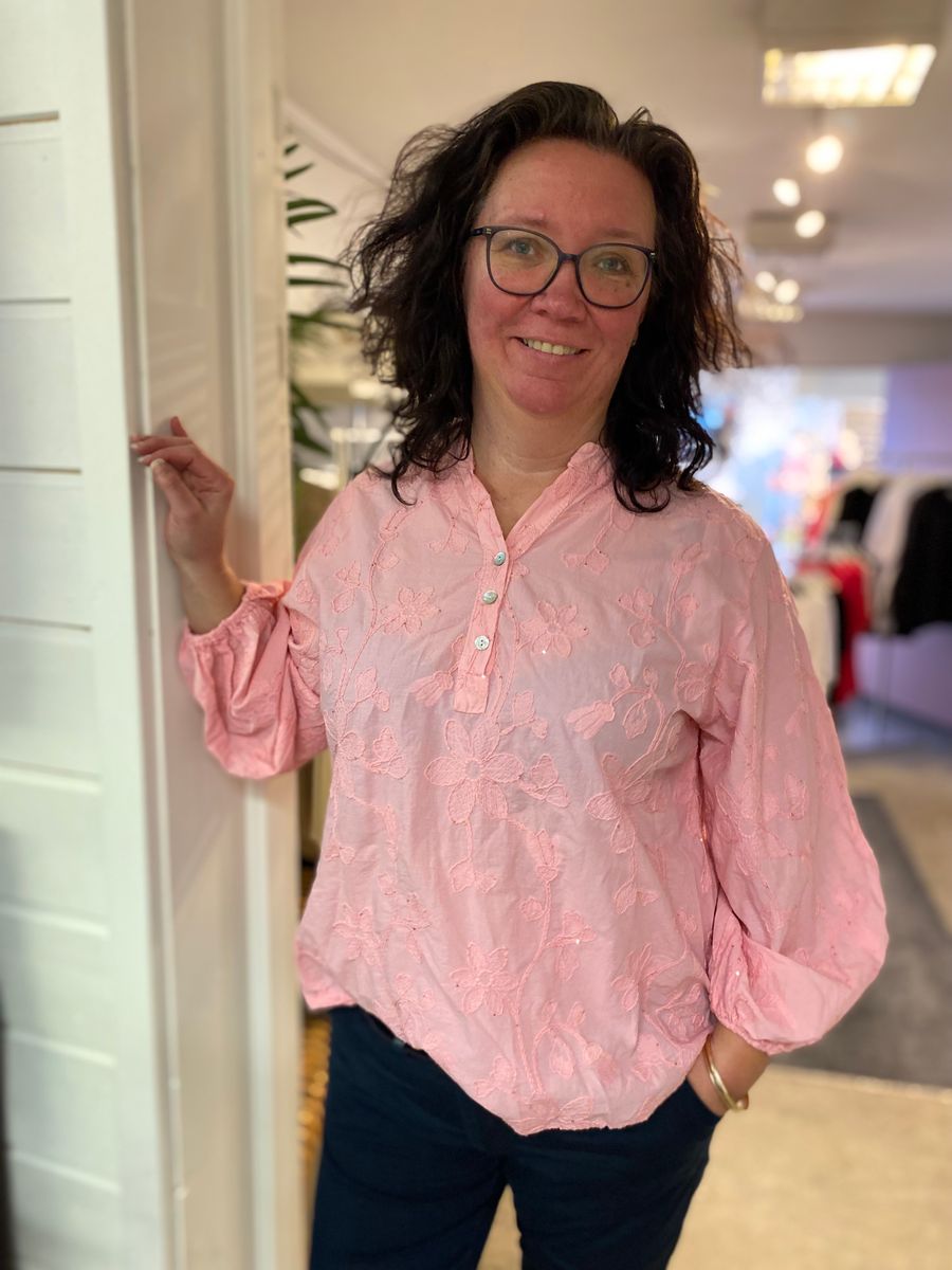 Bomullsbluse med broderier, lys rosa
